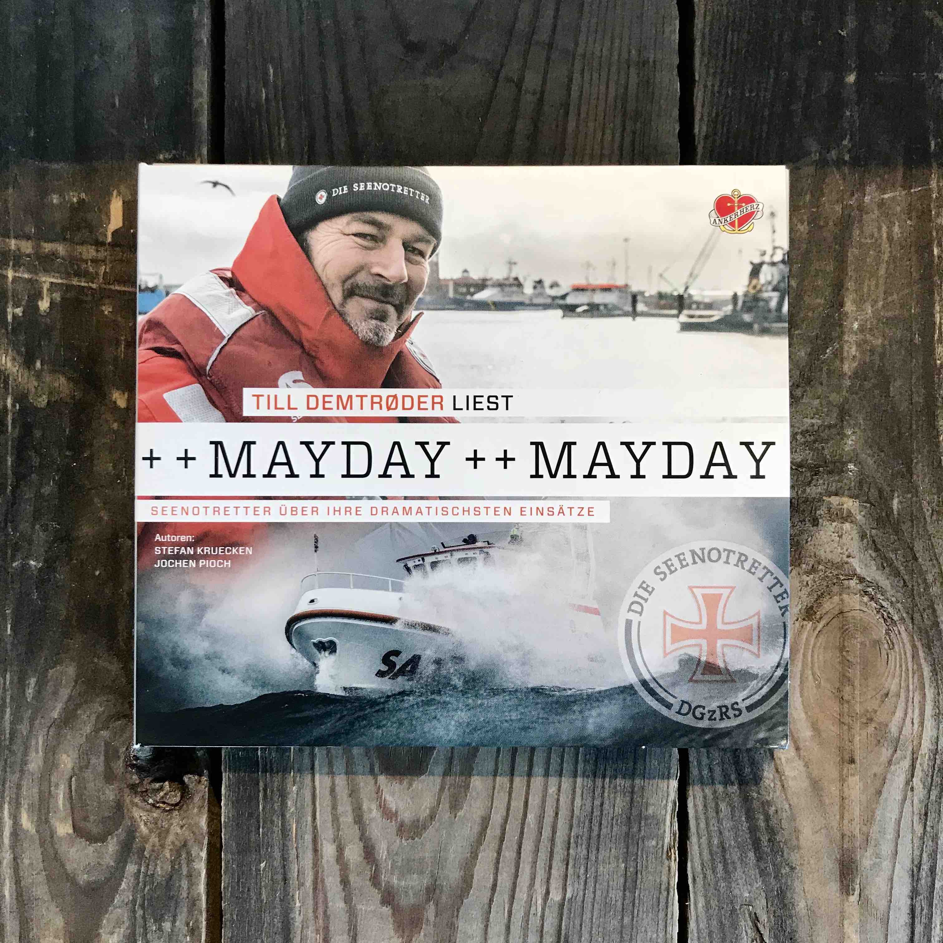 Bucher Uber Sturm Fur Einen Gemutlichen Abend Auf Der Couch