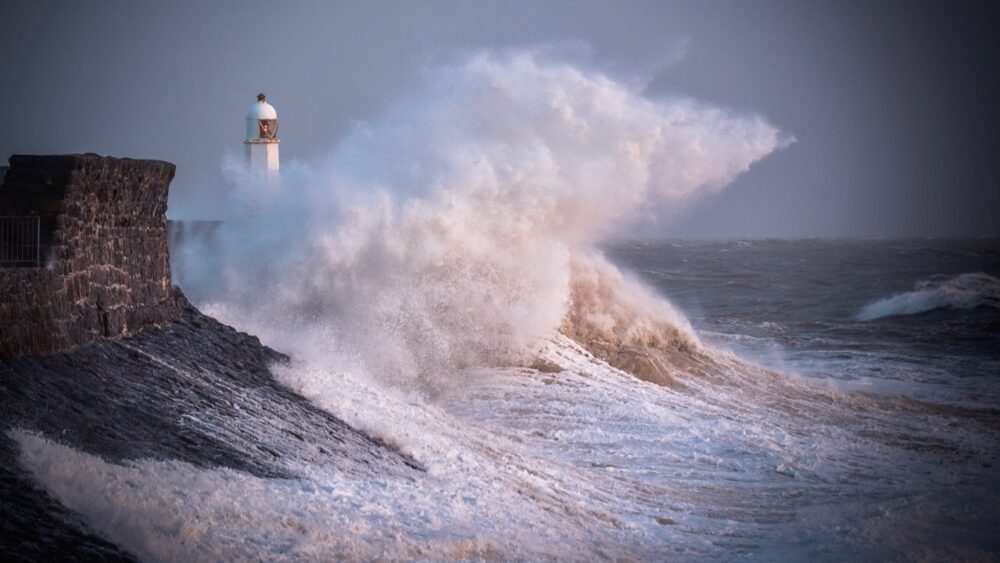 Mindestens drei Tote Heftiger Wintersturm über Großbritannien Mindestens drei Tote Heftiger Wintersturm über Großbritannien